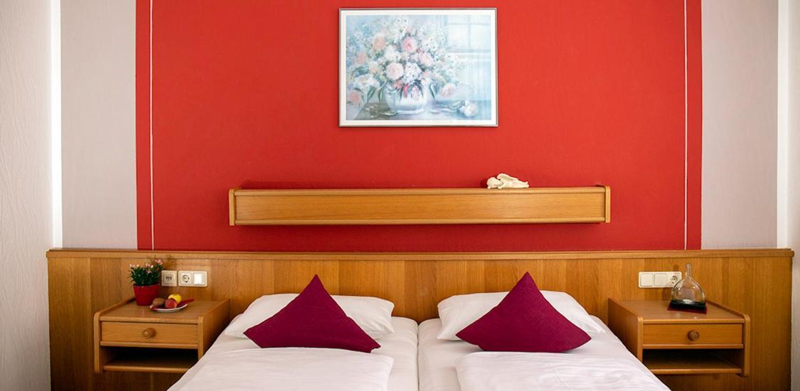 Hotel Garni Zum Hirschen Iphofen Luaran gambar