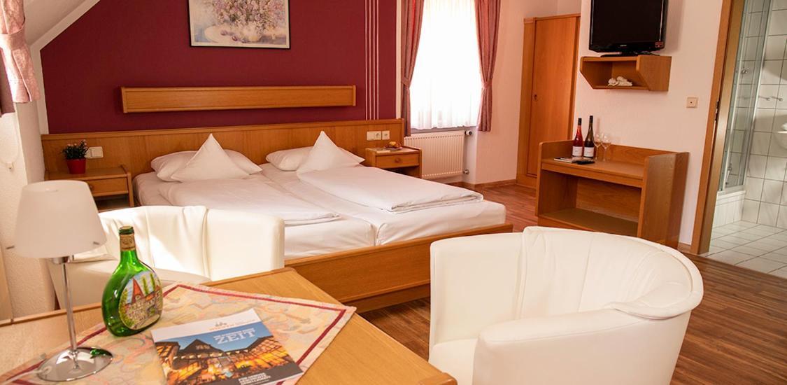 Hotel Garni Zum Hirschen Iphofen Luaran gambar