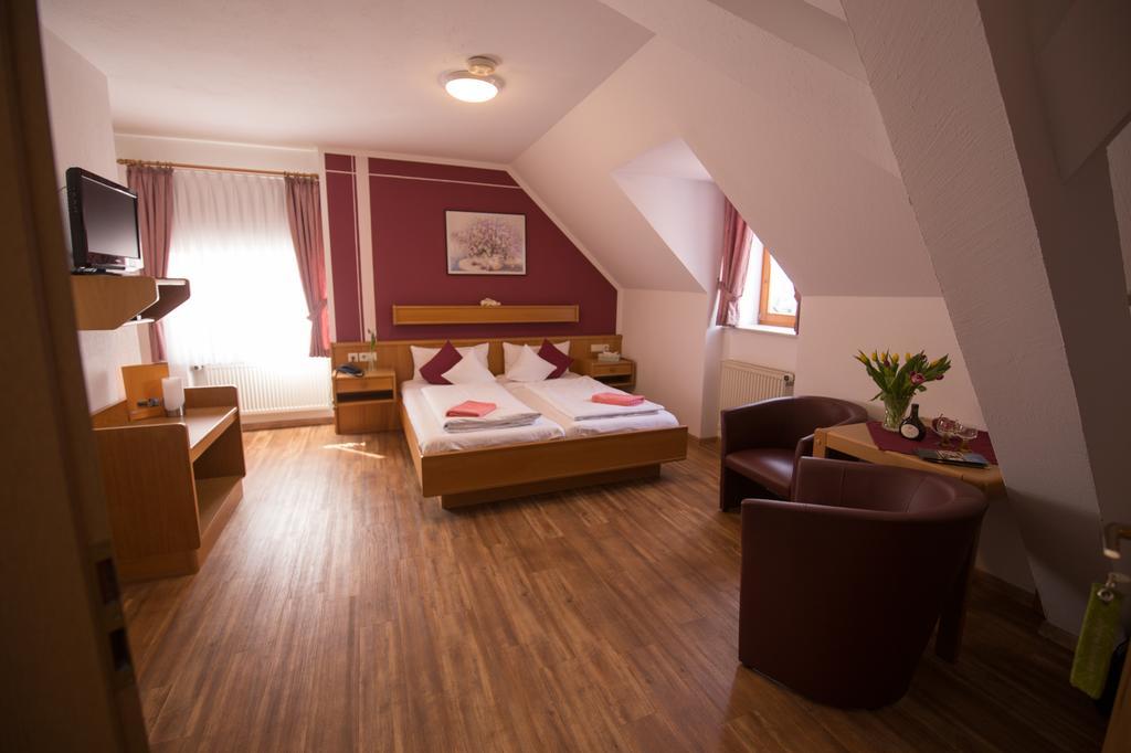 Hotel Garni Zum Hirschen Iphofen Luaran gambar