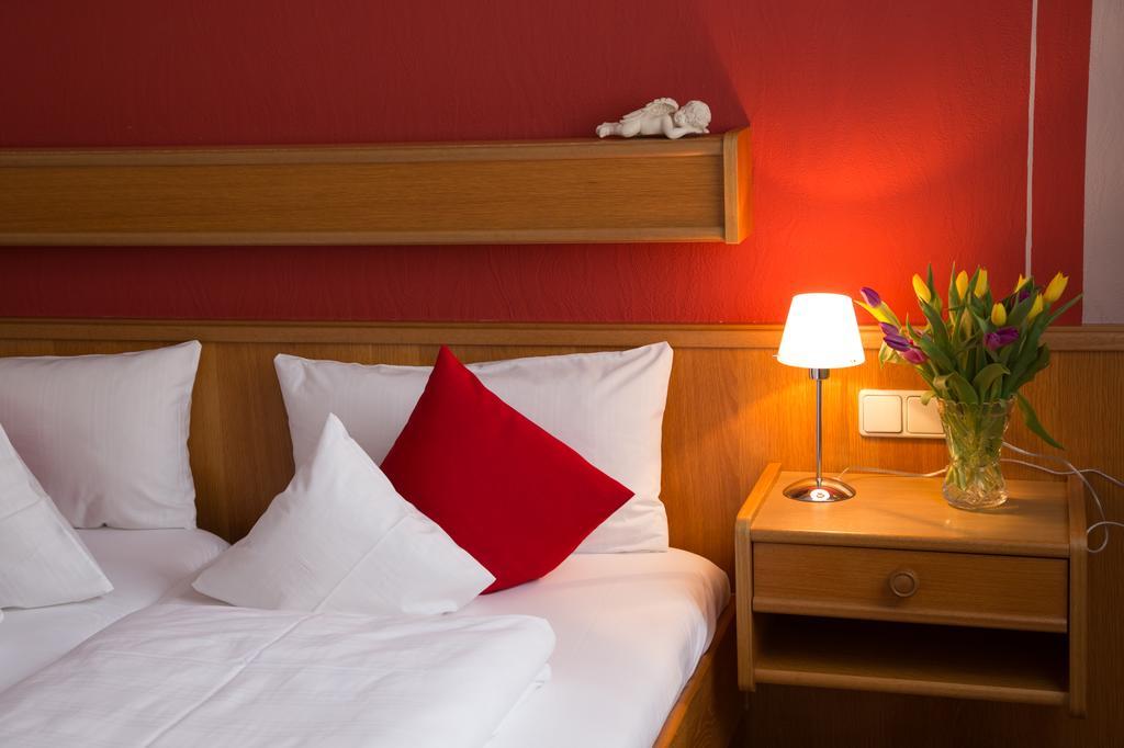 Hotel Garni Zum Hirschen Iphofen Luaran gambar